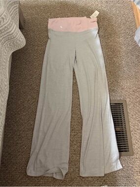 Hollister Women's Boot-Cut Lounge Pants in Light Gray with Pink Waistband